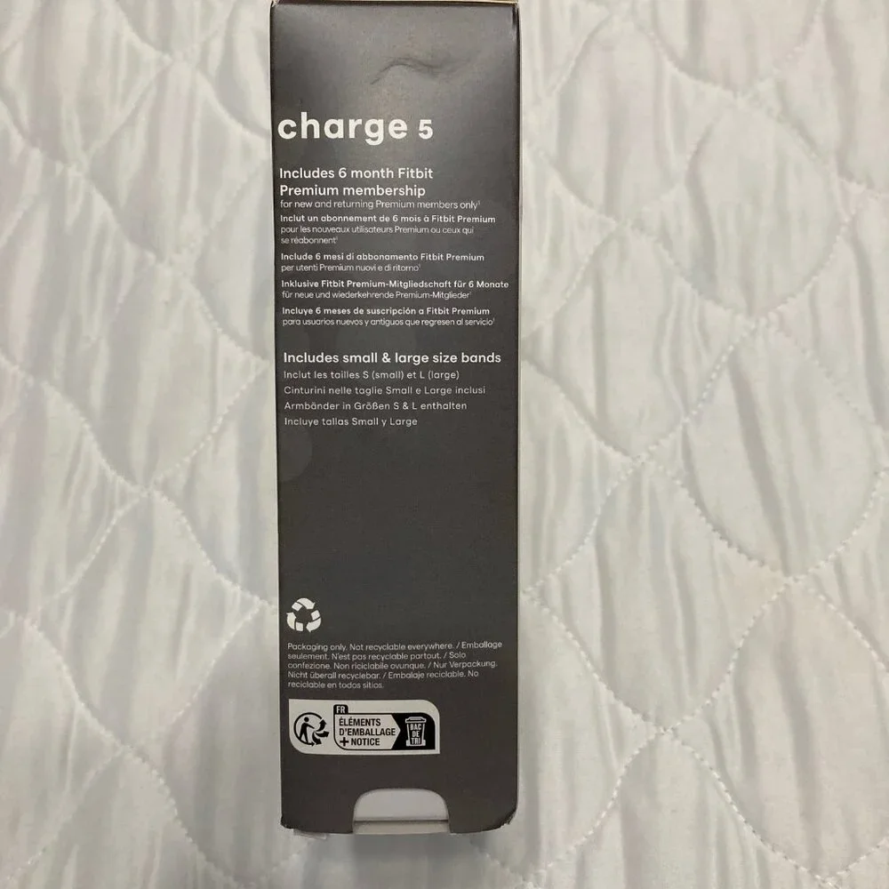 NWT * Fitbit Charge 5